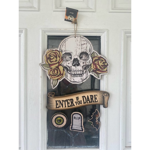 Roses & Skull Enter if You Dare Halloween Sign Front Door Hanger Home Decor - Picture 1 of 5